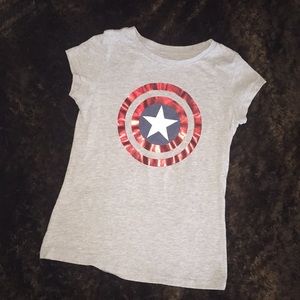 Girls capped sleeve LG 10/12 Captain America tee